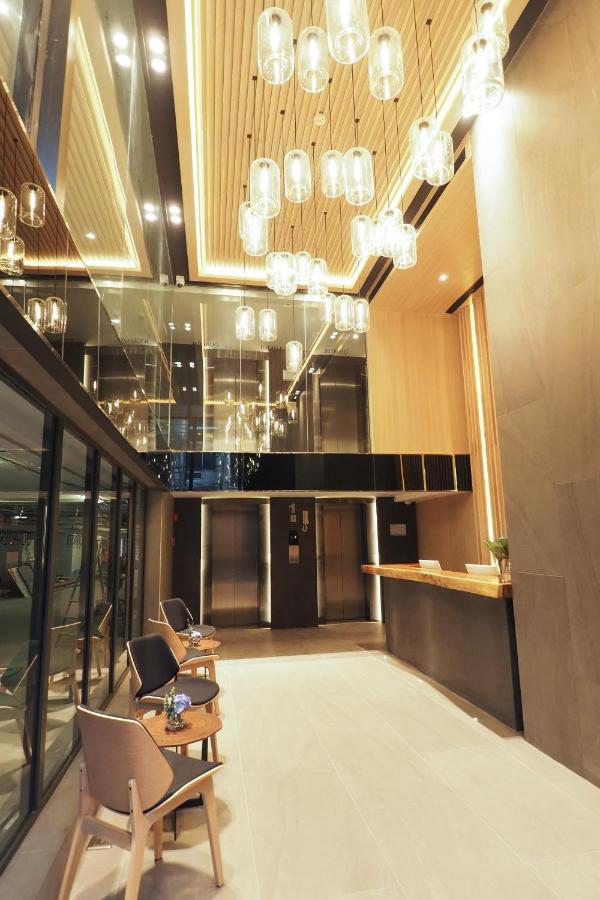 Hotel The Quarter Phromphong By Uhg Bangkok Exterior foto